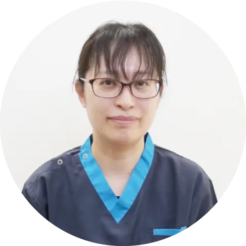 女性施術者 山内